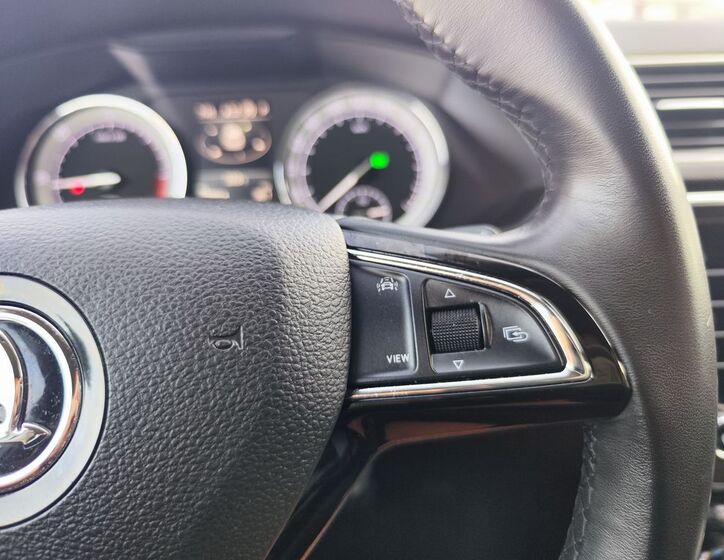 Škoda Superb 28