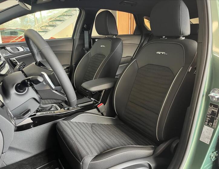 KIA ProCeed 17