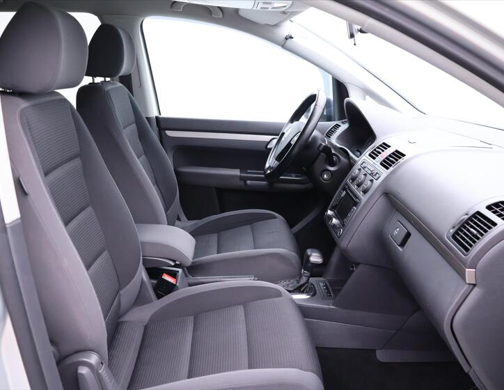 Volkswagen Touran 11
