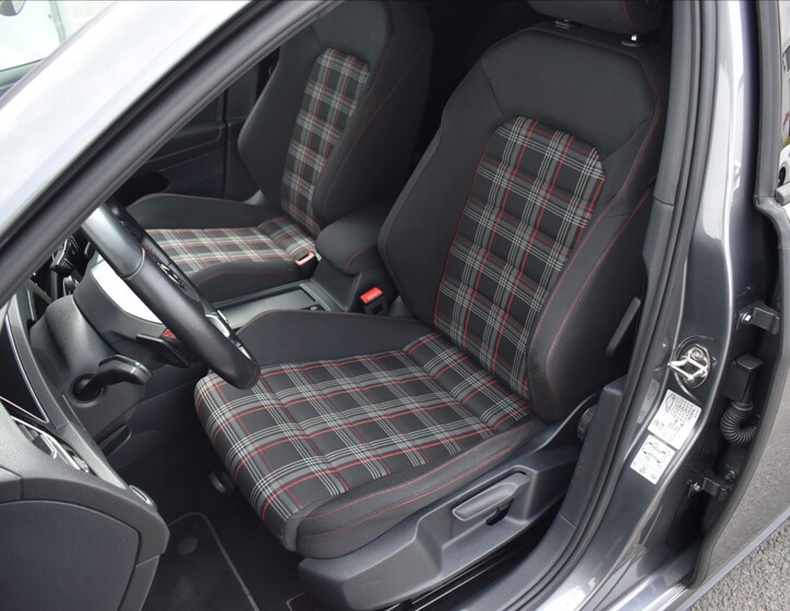 Volkswagen Golf 20