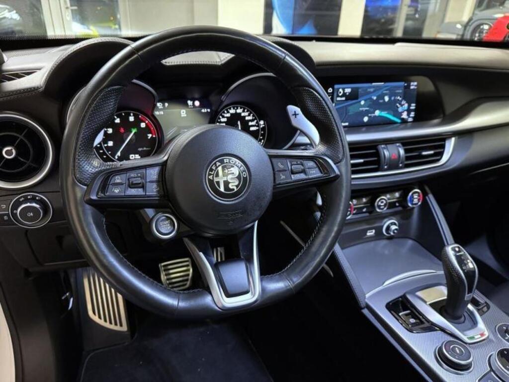 Alfa Romeo Stelvio 18