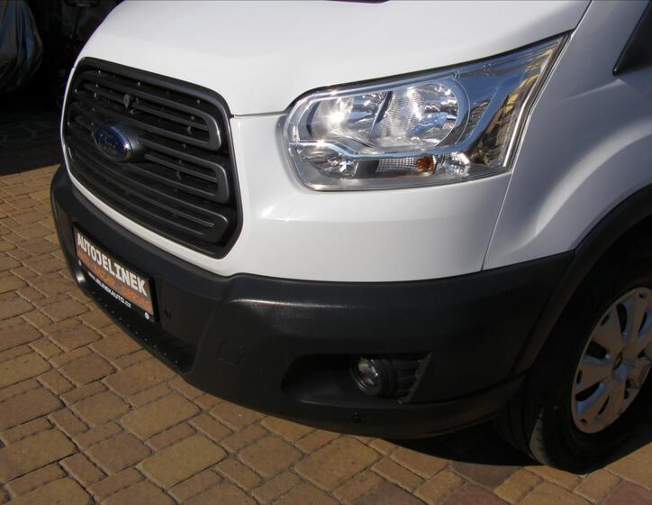 Ford Transit 8