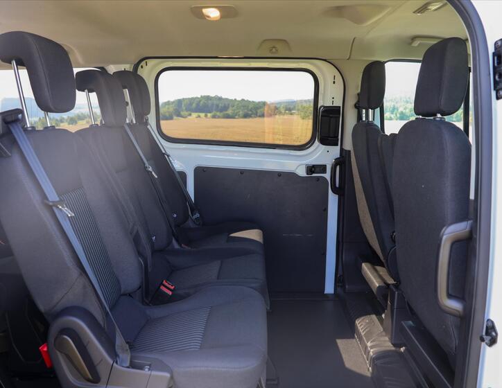 Ford Transit Custom 13