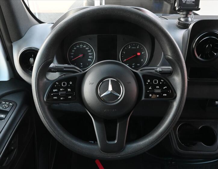 Mercedes-Benz Sprinter 16