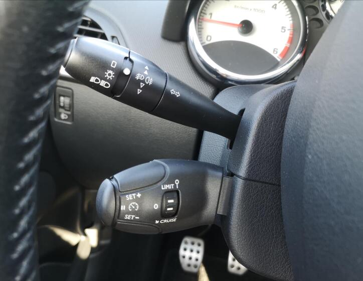 Peugeot 207 5