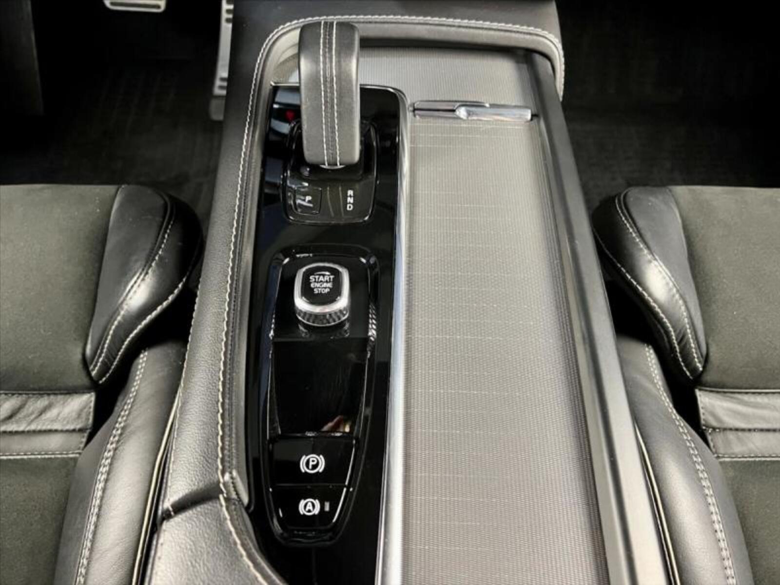 Volvo XC90 25