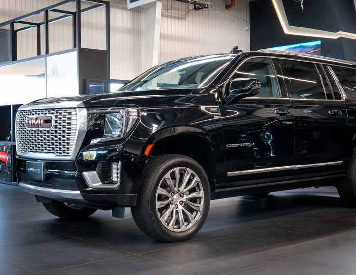 GMC Yukon 15
