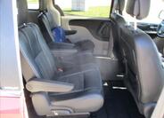 Chrysler Town & Country 13