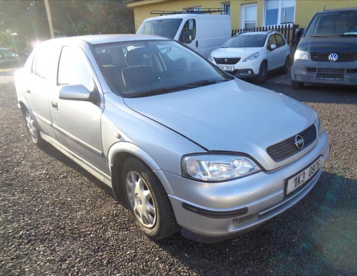 Opel Astra 1