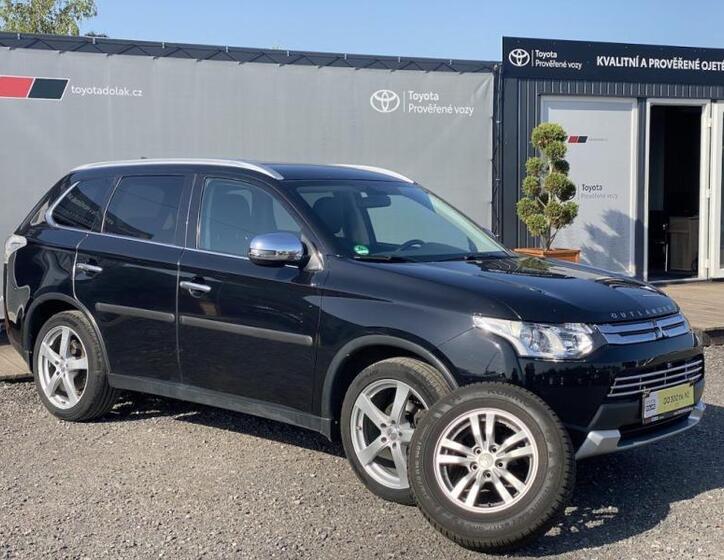 Mitsubishi Outlander 1