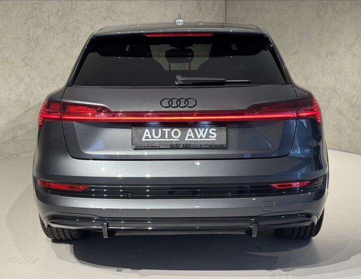 Audi e-tron 9