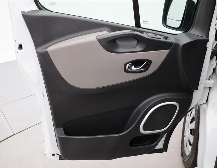 Renault Trafic 11