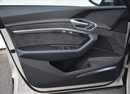 Audi e-tron 22