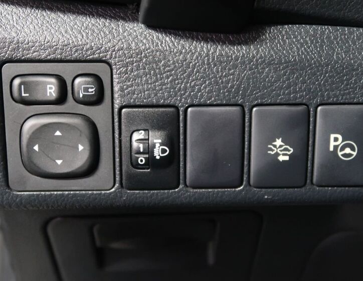 Toyota Auris 25
