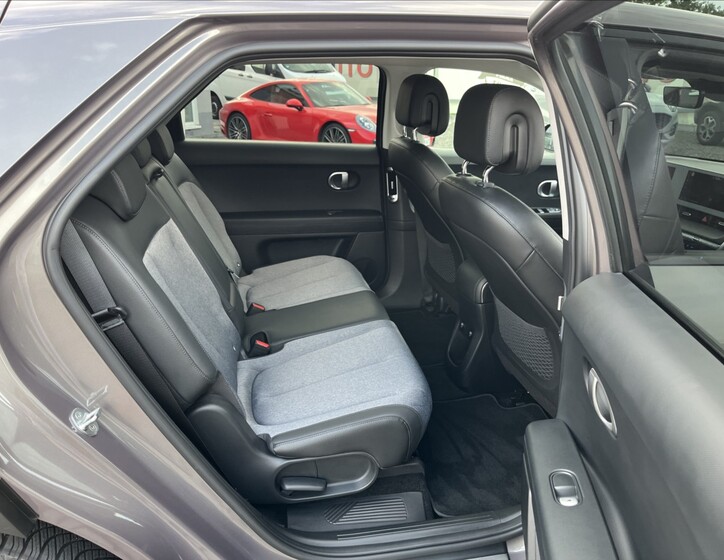 Hyundai IONIQ 25