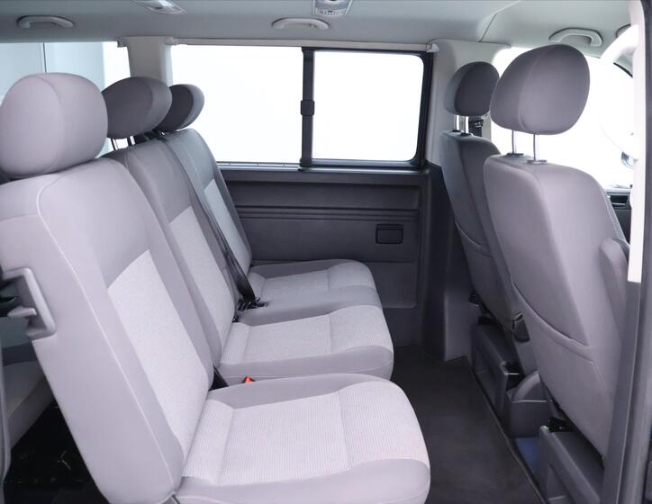 Volkswagen Caravelle 12