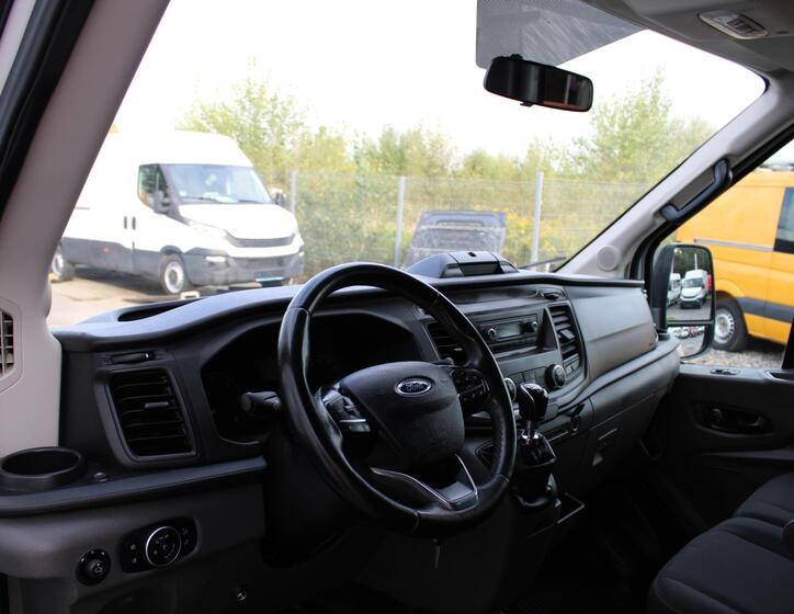 Ford Transit 9