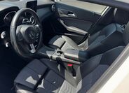 Mercedes-Benz GLA 10