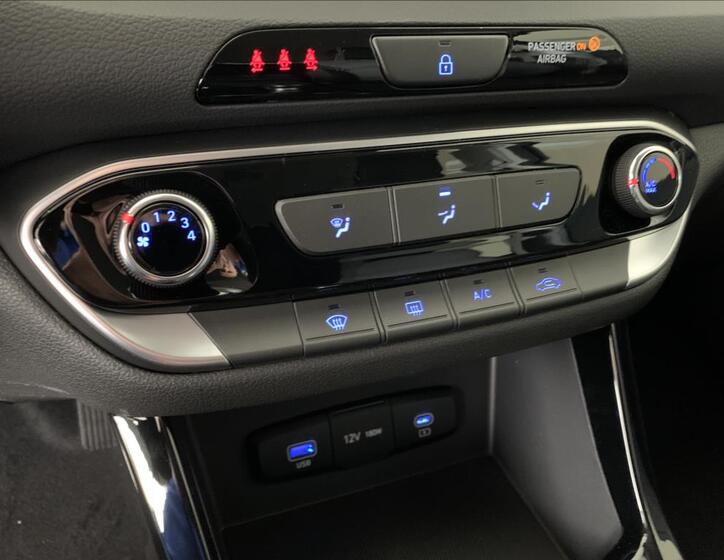 Hyundai i30 32