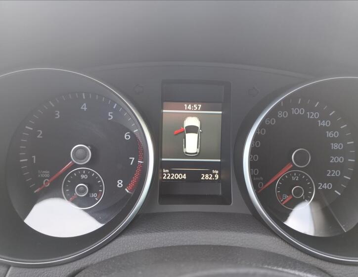 Volkswagen Golf 11