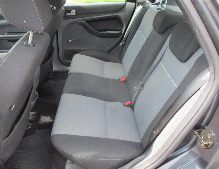 Ford Focus 8