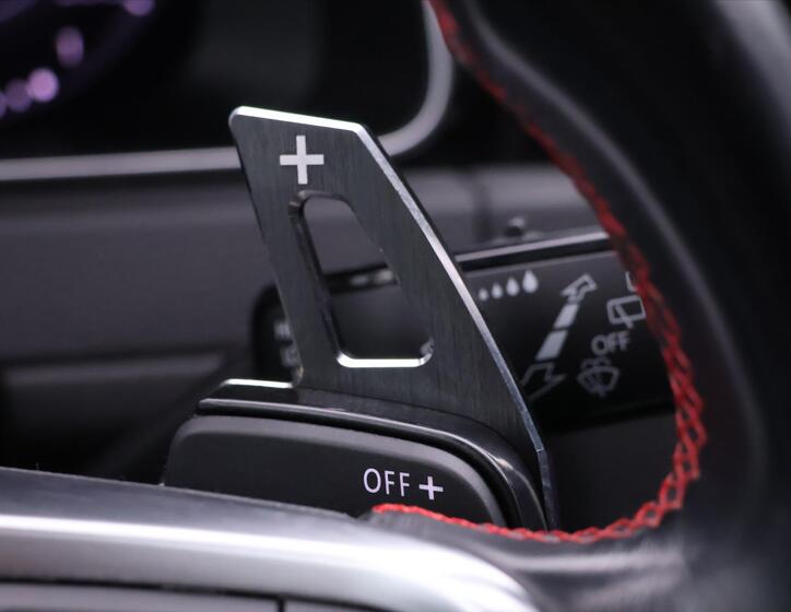 Volkswagen Golf 24