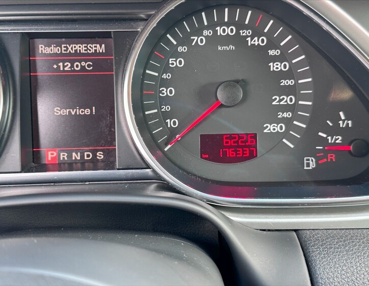 Audi Q7 23