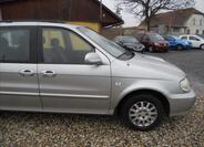 KIA Carnival 4