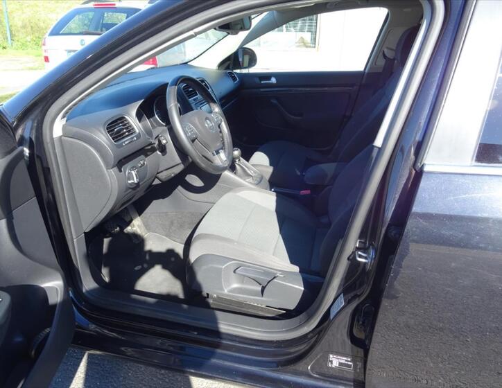 Volkswagen Golf 9