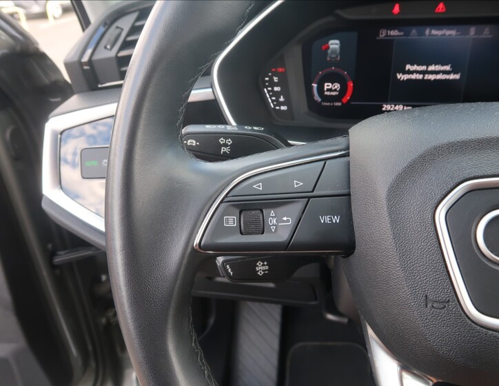Audi Q3 25