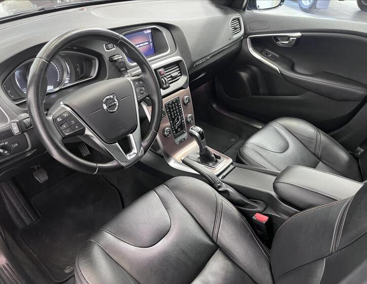 Volvo V40 6