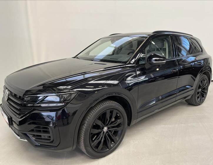 Volkswagen Touareg 1
