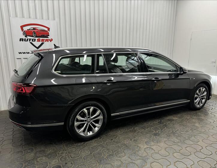 Volkswagen Passat 9