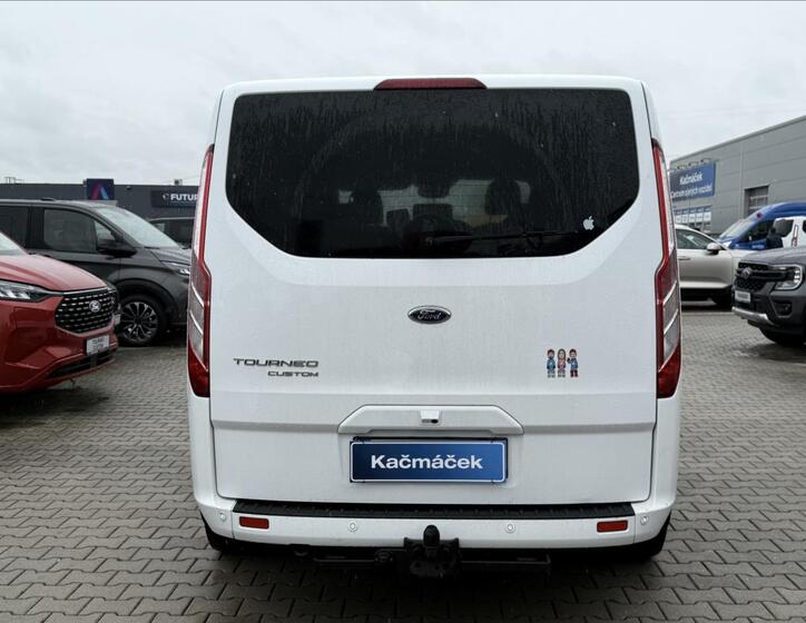 Ford Tourneo Custom 4