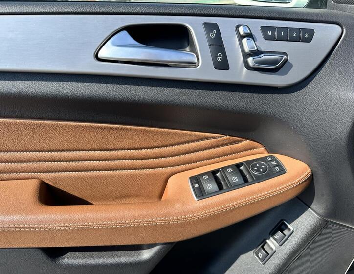Mercedes-Benz GLE 12