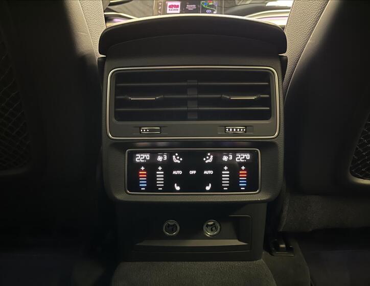 Audi Q8 25