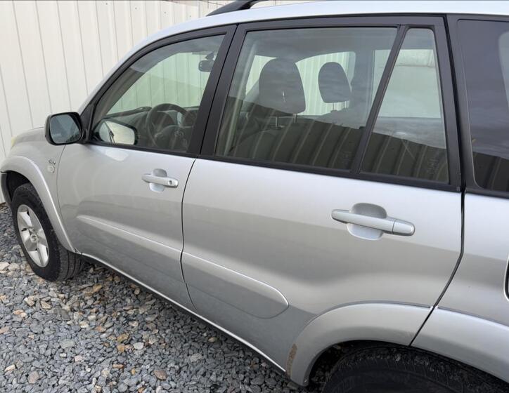 Toyota RAV4 16