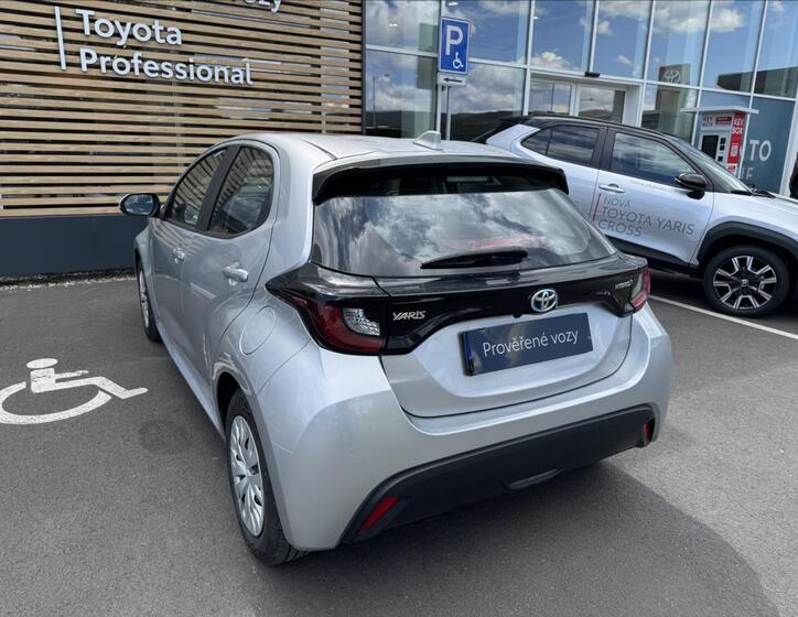 Toyota Yaris 2