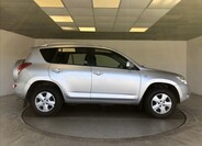 Toyota RAV4 8