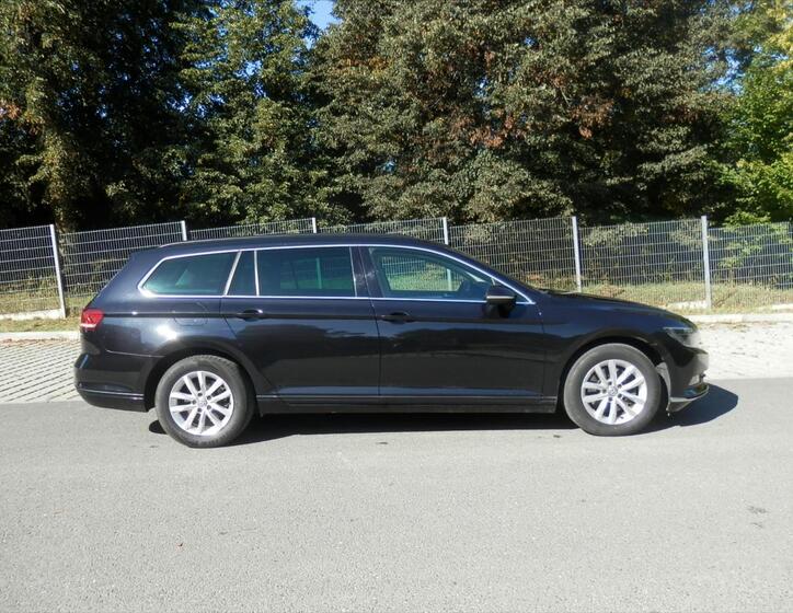 Volkswagen Passat 9