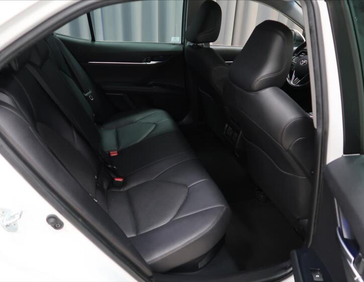 Toyota Camry 10