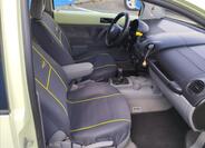 Volkswagen New Beetle 8