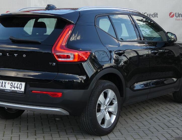 Volvo XC40 3