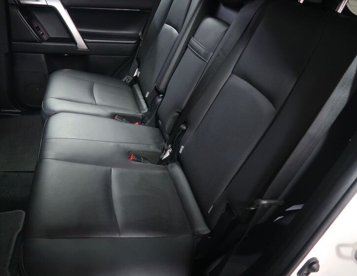 Toyota Land Cruiser 10