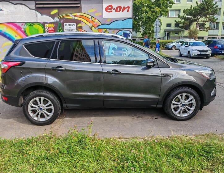 Ford Kuga 1