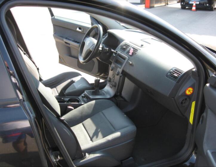 Volvo V50 11