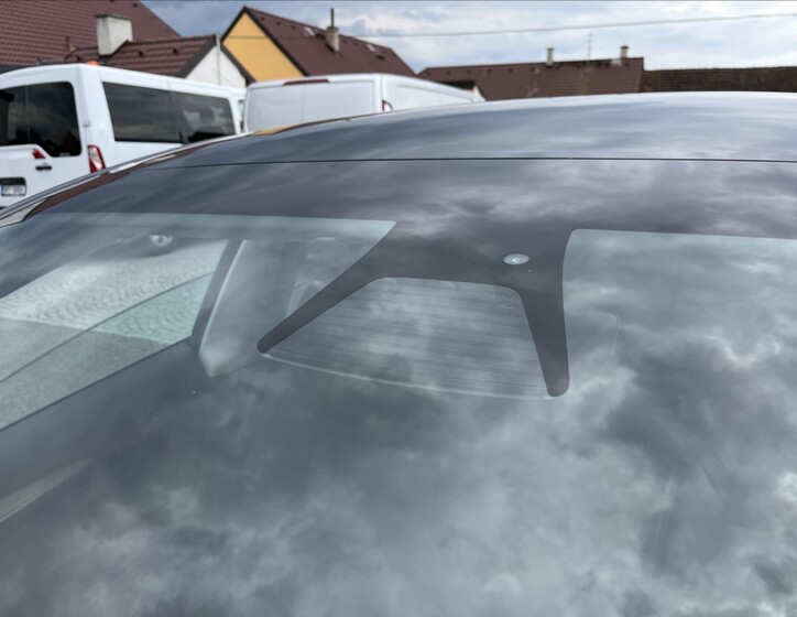 Tesla Model 3 34