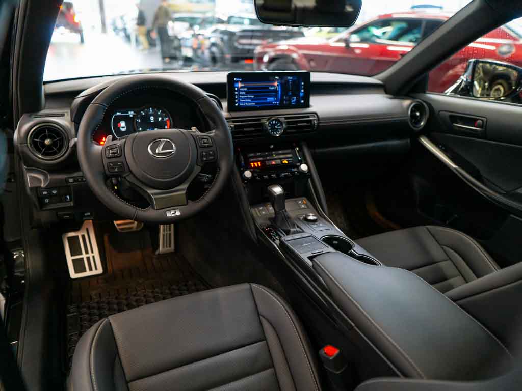Lexus IS