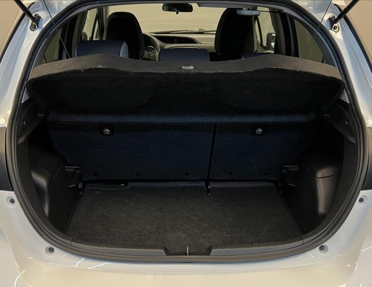 Toyota Yaris 10