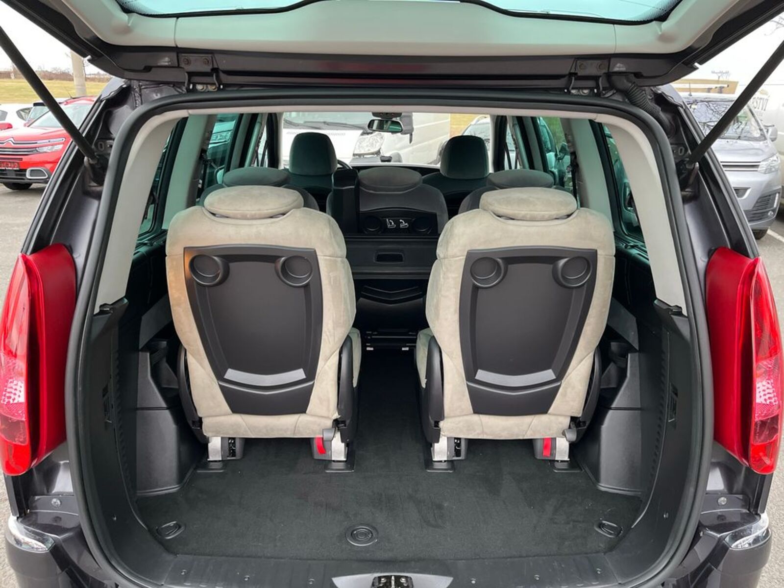 Peugeot 807 6